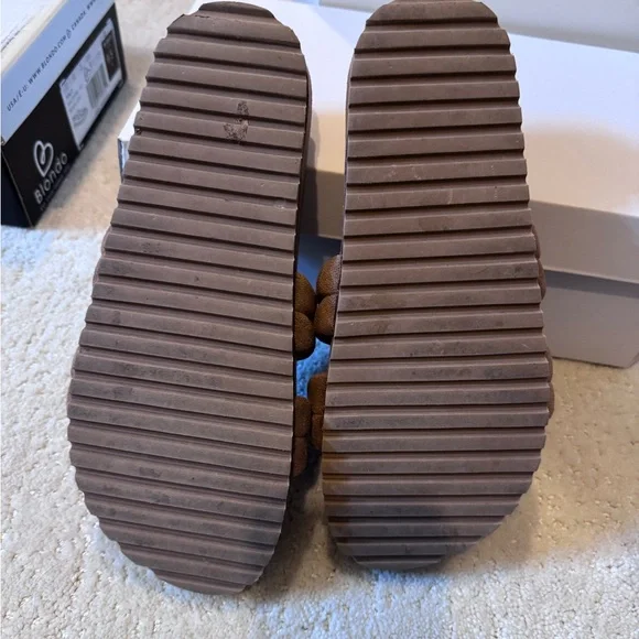 Varley Women's Brown Suede Sandals - Picture 3 of 4